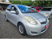 HERMOSO TOYOTA NEW VITZ REC. IMP. 2009/10 COLOR GRIS PLATA MOTOR 1.3. AUTOMAT CON GARANTIA
