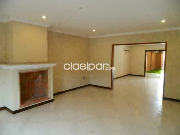 EN VENTA HERMOSA CASA EN ZONA GOETHE! — foto 2