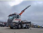 Scania P400 6x2 Tracto camion con Grua Palfinger ANO 2011