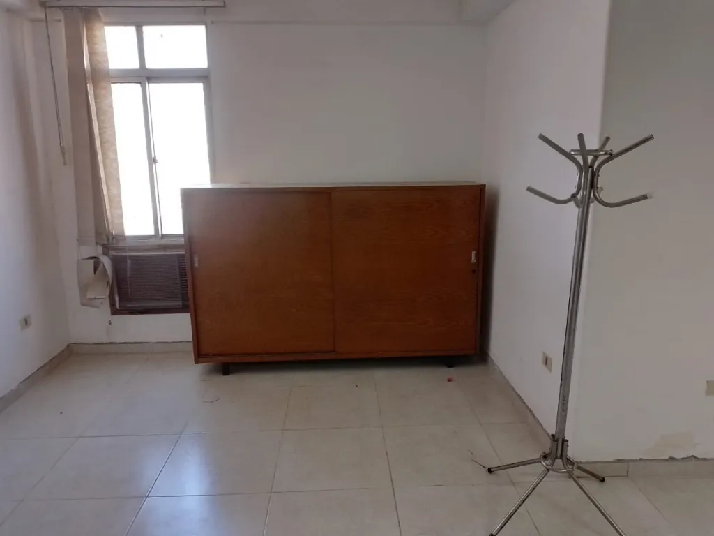 ALQUILO EN PLENO CENTRO CERRO Y TACUARY MONO HAMBIENTE DE 40 M2 — foto 2