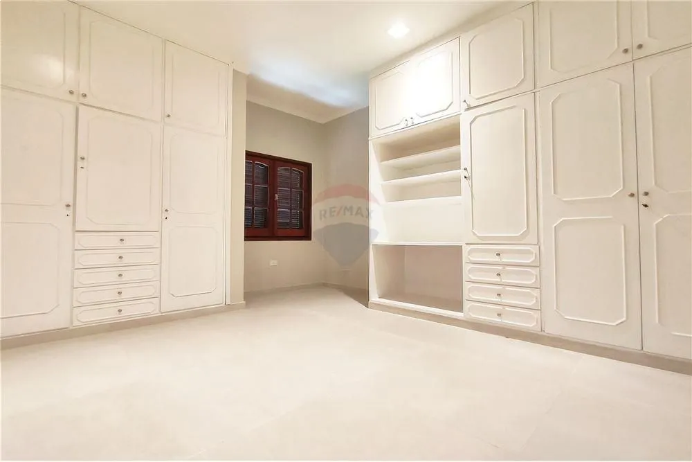 Alquilo amplia y fina residencia en Los Laureles — foto 2