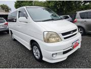 IMPECABLE TOYOTA HIACE CON USO EN PY AÑO 2000/01 MOTOR 1KZ 3.0. DIESEL BOMBA SENCILLA AUT.