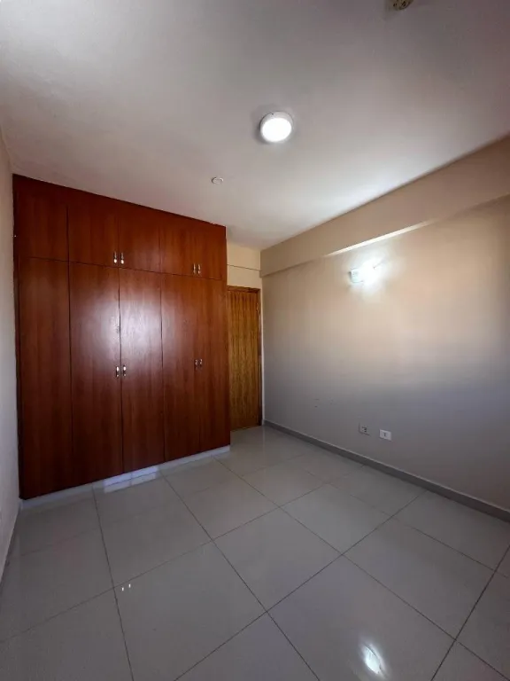 Alquilo departamento en Barrio herrera de 2 dormitorios y área de servicio — foto 2