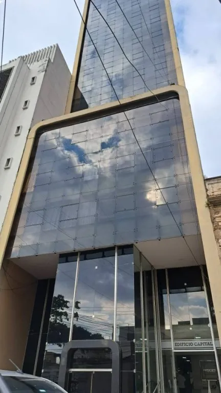 ALQUILO OFICINA EN EDIFICIO CAPITAL — foto 2