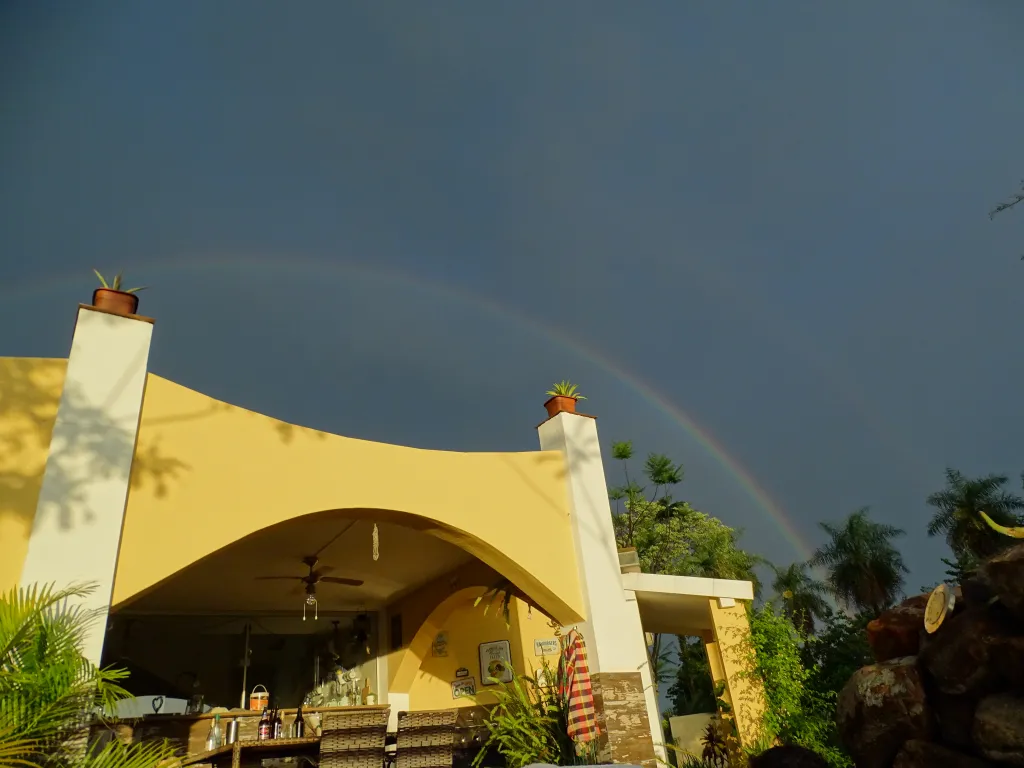 Se venden 2 hermosas casas con dos piscinas en Costa Irala Quiindy Acahay Ybycui — foto 3
