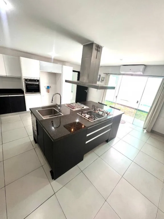 OPORTUNIDAD UNICA EN EL MERCADO!: RESIDENCIA SEMI NUEVA PREMIUN EN B° HERRERA — foto 3