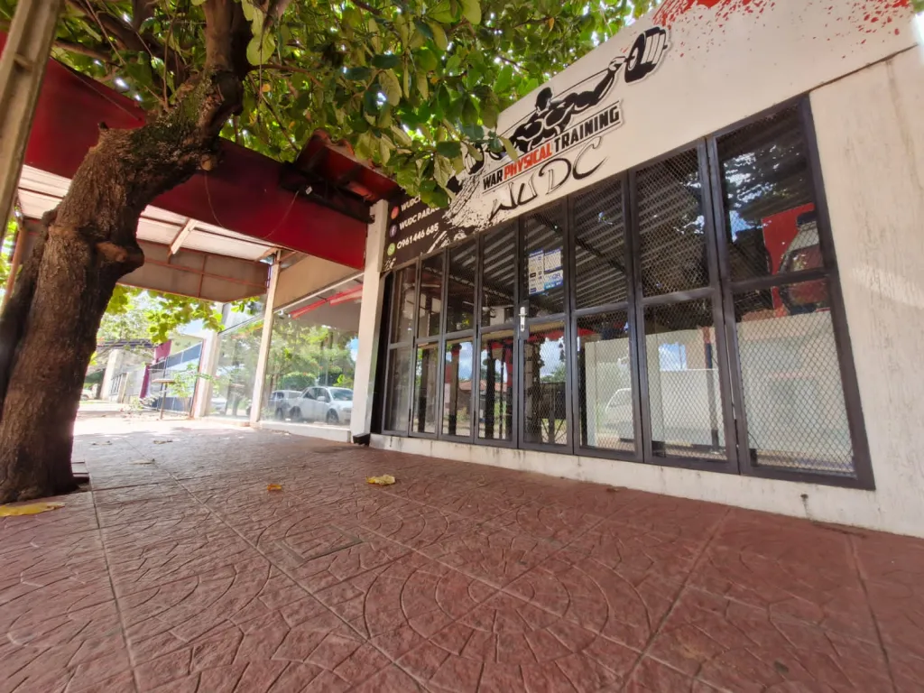 VENDO PROPIEDAD PARA NEGOCIO LUQUE CAMPO GRANDE — foto 2