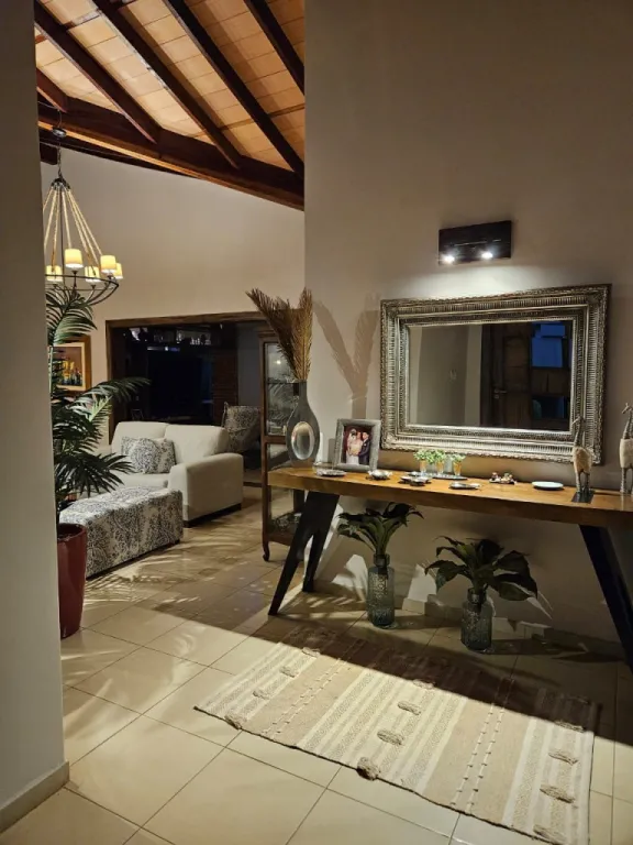 ALQUILO CASA CON PISCINA EN LUQUE COD 5539 — photo 2
