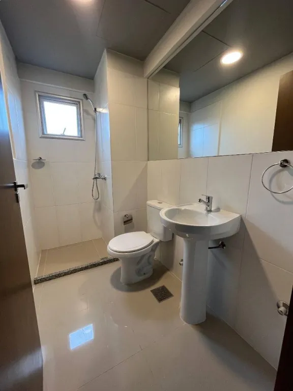 ALQUILO DEPARTAMENTO A ESTRENAR EN LAMBARÉ — foto 3