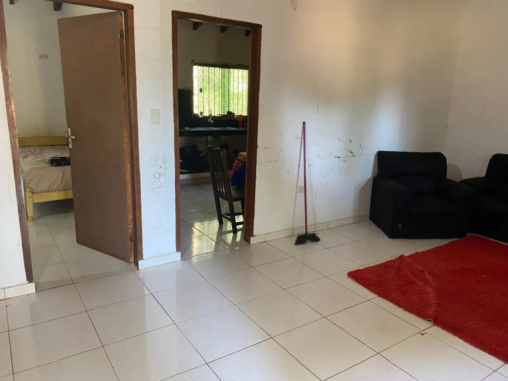 Vendo Casa en Ñemby - Barrio Cañadita!!! — foto 2