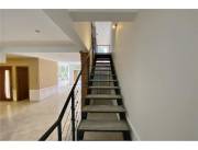 Vendo hermoso duplex a tres cuadras del Colegio Goethe