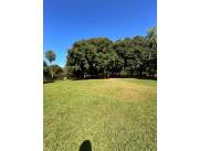 VENDO AMPLIO TERRENO EN ITAUGUA CON CASITA