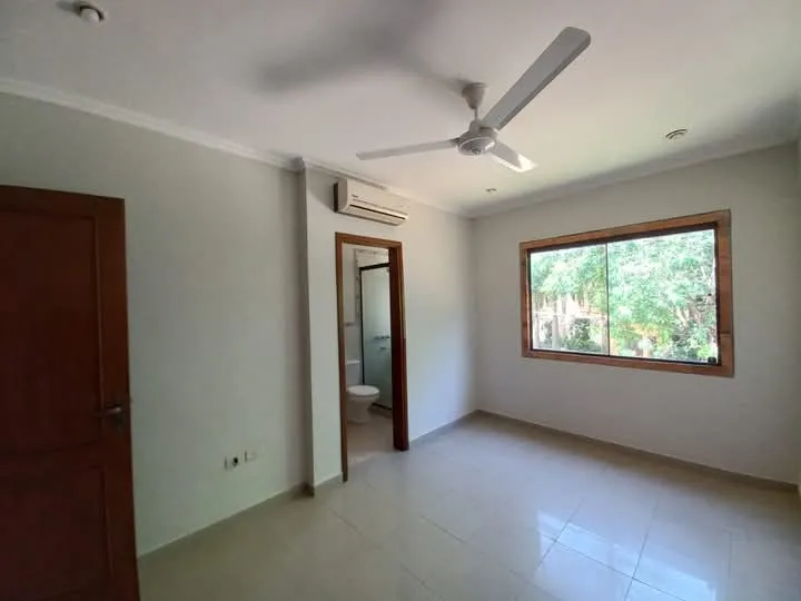 ALQUILO HERMOSA CASA EN FERNANDO DE LA MORA NORTE ZONA ROYAL PLAZA COD 2086 — foto 2