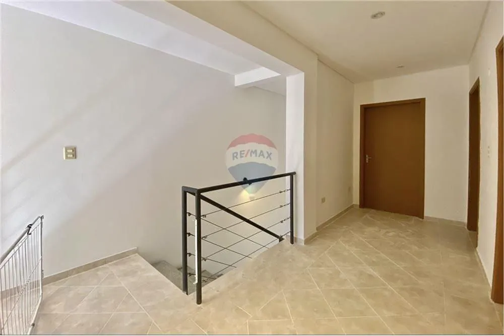 Duplex a la Venta-a cuadras del Colegio Goethe — foto 3