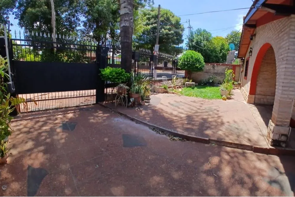 Vendo Casa en San Lorenzo Barrio Pai Ñu en la doble avenida de Moises Bertoni!! — foto 2