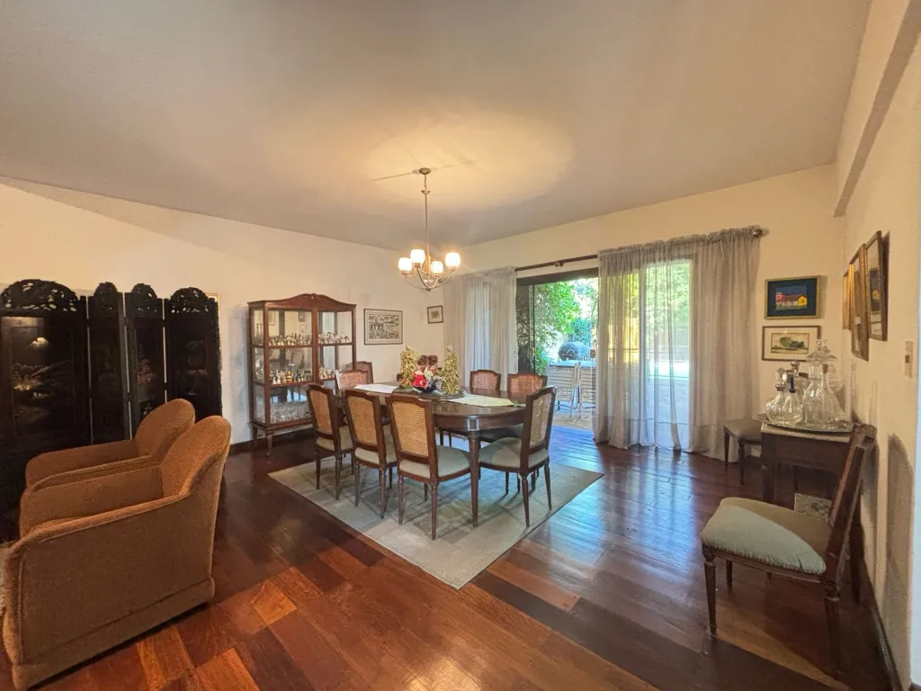 VENDO HERMOSA CASA SOBRE SACRAMENTO — foto 2