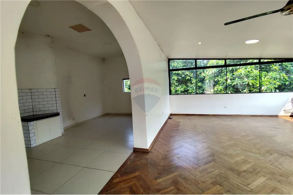 CASA ESTILO COLONIAL EN EL CORAZON DE ASUNCION — foto 2