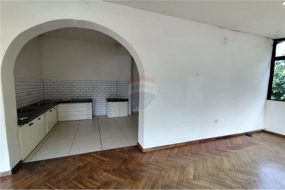 CASA ESTILO COLONIAL EN EL CORAZON DE ASUNCION — foto 3