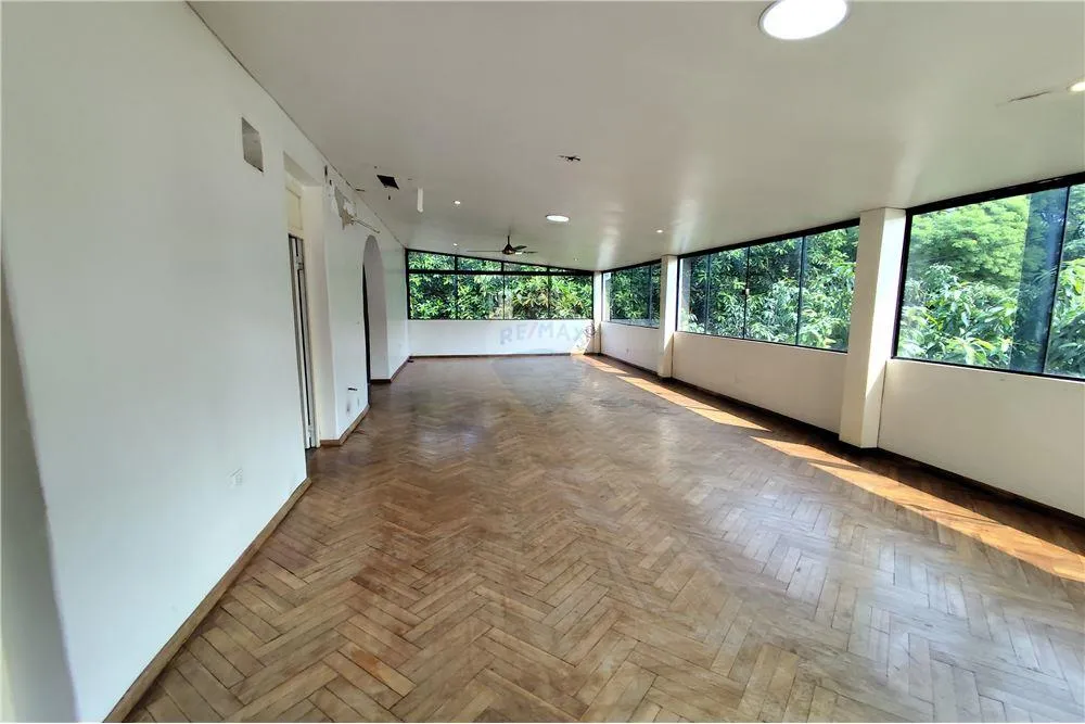 CASA ESTILO COLONIAL EN EL CORAZON DE ASUNCION — foto 2