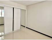 EN VENTA DEPARTAMENTO 2 DORM EDIFICIO THE FOREST, BARRIO MBOCAYATY