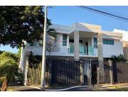 Vendo Casa en esquina - Asunción, Barrio Herrera.