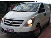 VENDO HYUNDAI H1 CARGUERO AÑO 2017 MOTOR 2.5 MECANICO CAJA 6TA A.A LISTO PARA CIRCULAR!!!