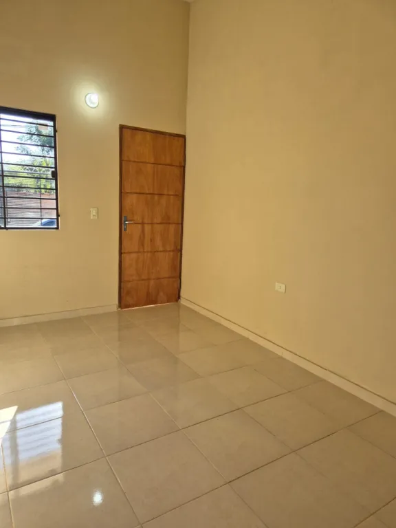 Vendo lindo chalet a estrenar en Villa Elisa — foto 2