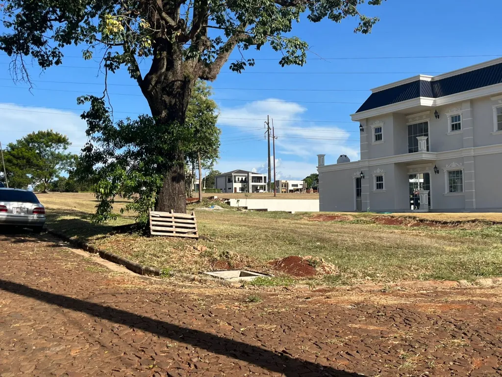 Vendo terreno de 455mts² en el Barrio Cerrado Ribera Acaray de Ciudad del Este. — foto 2