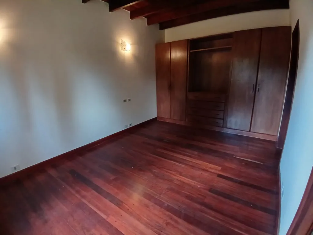 Vendo Dpto 4dormit.Zona Aeropuerto. Con dom.Jardin Des LAURES LUQUE — foto 3