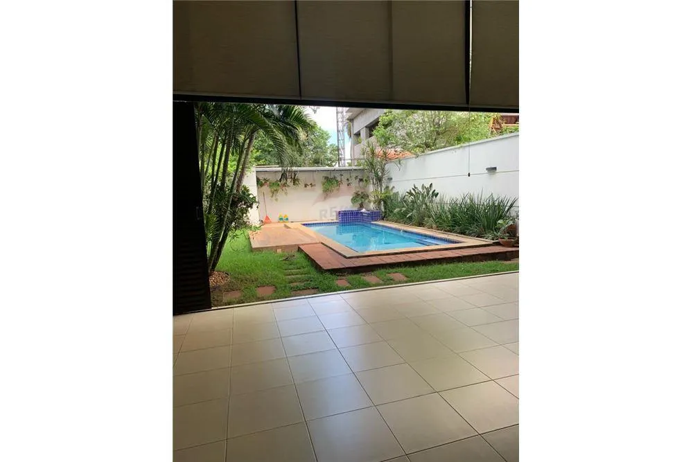 VENDO Casa en Villa Morra 4 dormitorios en Suite — фото 3