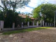 CASA QUINTA CON 2595 M2 DE TERRENO EN AREGUA