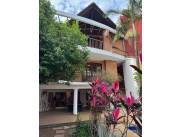 En Venta Casa en AREGUÁ, Casco Histórico. 4 dormitorios (1 suite). 6 Baños. (ID1874)