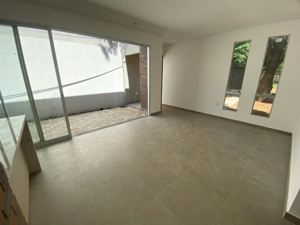 VENDO CHALET A ESTRENAR EN MARIANO ROQUE ALONSO ZONA AEROPUERTO COD 5306 — foto 3