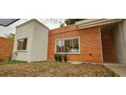 VENDO CASA EN LUQUE BARRIO CAÑADA GARAY COD 5252