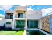 Casa en Venta de 4 dormitorios + escritorio, Zona San Lorenzo / Palacio de Justicia.