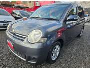 Impecable Toyota Sienta Rec. Import. Sin detalles con poco kilometraje color gris grafito