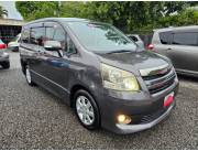 Hermoso y Unico toyota New Noah Full equipo serie S sin detalles poco kilometraje color gr