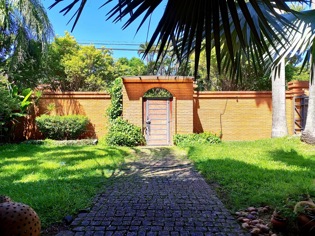 Vendo amplia y exclusiva residencia en Barrio Mariscal Estigarribia- Asuncion — foto 3
