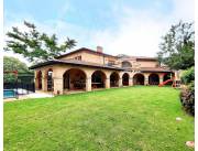 Vendo Residencia en Lambare a una cuadra de AV. Peron limite con San Vicente
