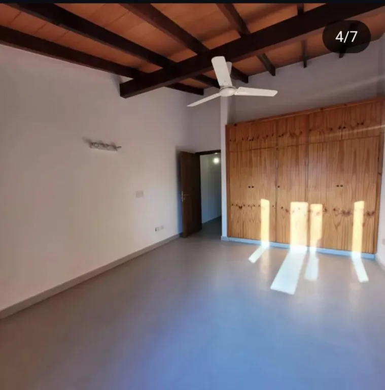 Alquilo hermoso y amplio duplex en bo Mburucuya — foto 3