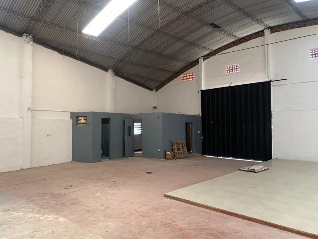 Alquilo Deposito en San Lorenzo Centro — foto 2