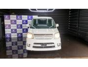 Toyota Noah año 2004