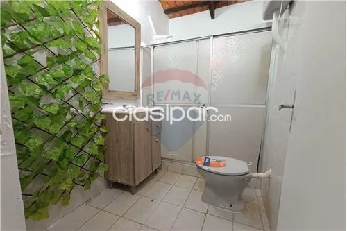 Amplia Casa c4 Dormitorios en Fernando De La Mora Zona Sur! — фото 3