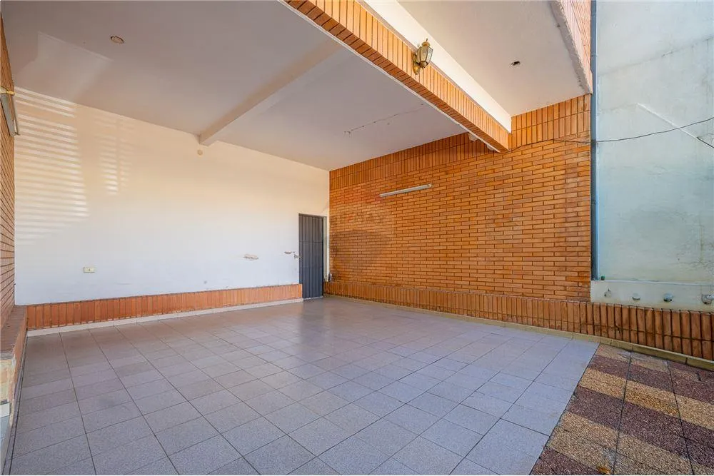 VENDO HERMOSA RESIDENCIA BARRIO SAJONIA — foto 2