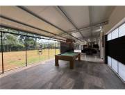 VENDO CASA QUINTA EN YPANE BARRIO CERRADO
