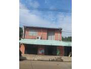 CASA CON SALON COMERCIAL EN SANTA MARIA
