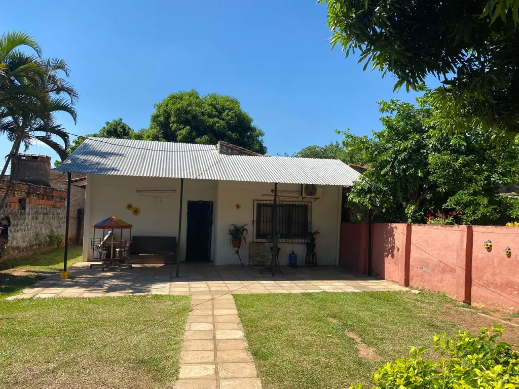 Casa con Terreno Amplio en Luque Campo Grande - A solo 2 cuadras del Club 26 de Febrero — foto 2