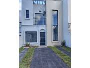 Duplex a estrenar en Lambaré - Zona Colegio Sek