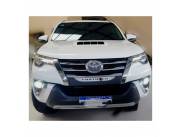 Toyota Fortuner. 2.017. SRV. Versión Full. Tailandia. VENDO CDO, RECIBO S/SI HAY INTERÉS F