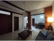 VENDO Casa de 3 dormitorios en suite en Barrio Jara